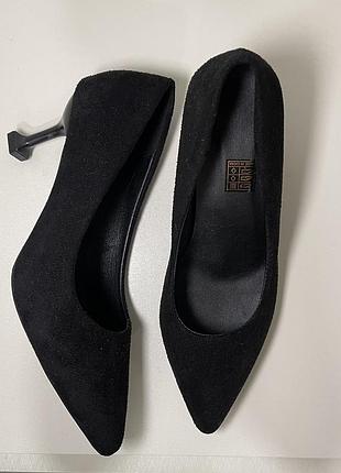 Туфлі жіночі на підборах чорні розмір 39