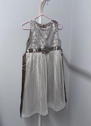 Святкова сукня сірого кольору 6 років