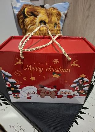 Чашка новогодняя с крышкой и ложкой.