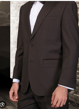 Классический стильный коричневый пиджак