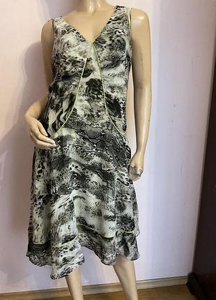 Гарна ошатна міді сукня/ l- xl/ brend ossie clark london