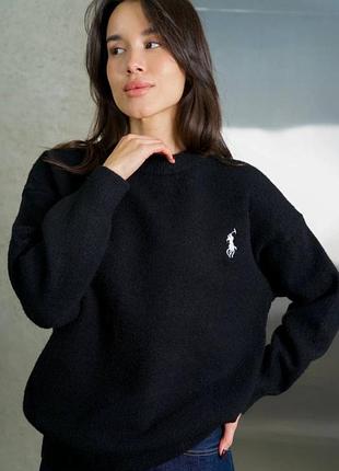 Светр з вишивкою