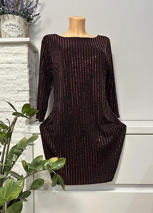 Сукня в паєтки