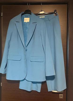 Брючний костюм