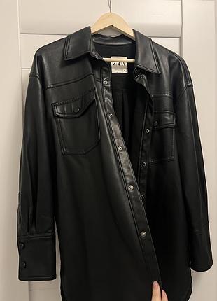 Жіноча рубашка з екошкіри