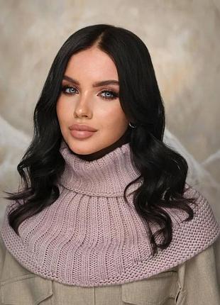 Женская вязаная теплая пудровая манишка