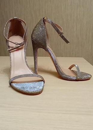 Женские босоножки модельные 36 р. к вечернему наряду