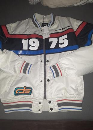 Чоловічий бомбер утеплений тканина водонепроникнева колір світлий беж кольрові манжети