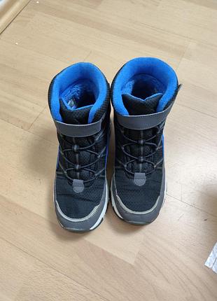 Зимние скечерс .состояние отличное,носили одну зиму.внутри утеплитель,22 см по стельке.липучки работают.пересылаю уп и нп оплата на моно.торга нет!