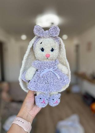 Зайчик зефирный, вязаный плюшевый.
