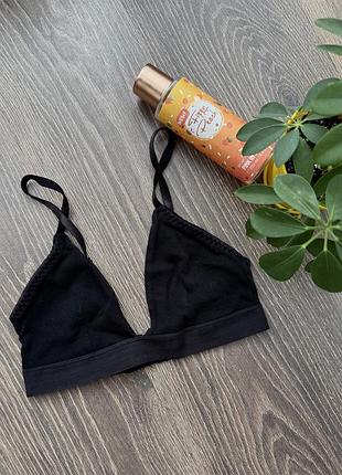 Мінімалістичне жіноче бра чорного кольору