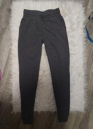 Крутые теплые брюки на рост 146-152см