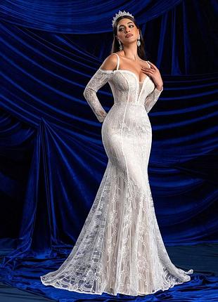 Сважественное платье для королевы