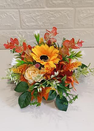 Цветочная композиция из искусственных цветов в керамическом вазончике, декор интерьера, подарок