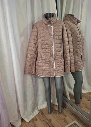 Стьобана з кишенями куртка