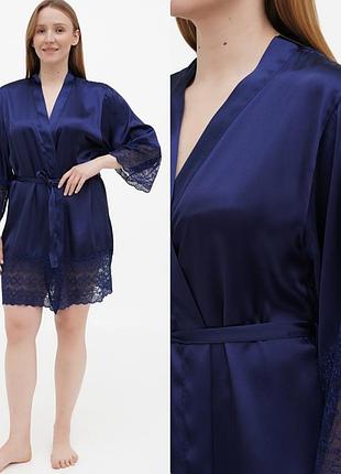 Атласный халат на запах с кружевом синий 2001