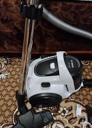 Пылесос bosch see с контейнером для мусора, состояние идеальное