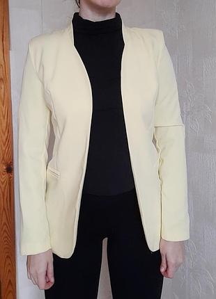 Желтый лимонный пиджак