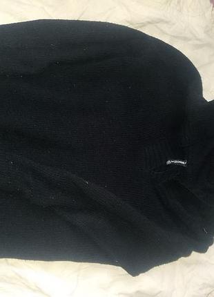 Черная вязаная кофтина с капюшоном размера м