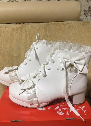 Шикарные свадебные сапоги