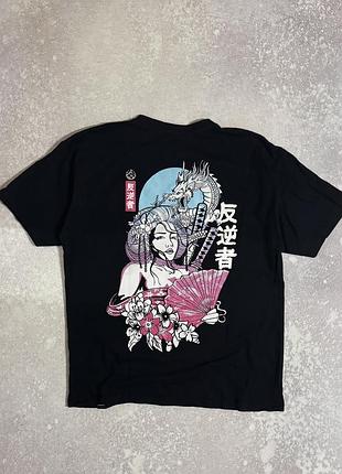 Футболка pull&bear в японському стилі