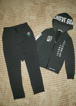 Спортивный костюм