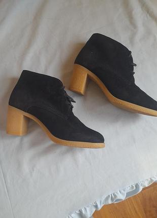 Взуття , ботинки  жіночі демісезонні.