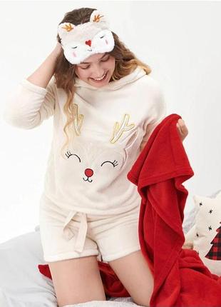 Теплая пижама, домашний плюшевый комплект sinsay. шорты и худи с капюшоном.