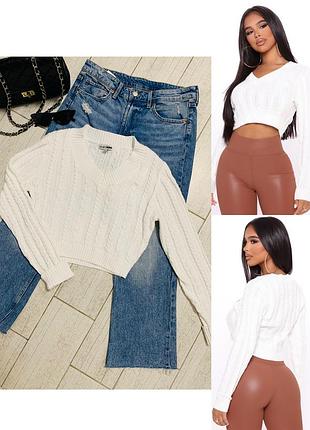 Жіночий вкорочений білий светр з вирізом та довгим рукавом в розмірі s