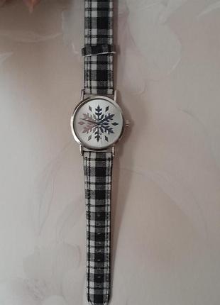 Женские, наручные, зимние часы, кварц