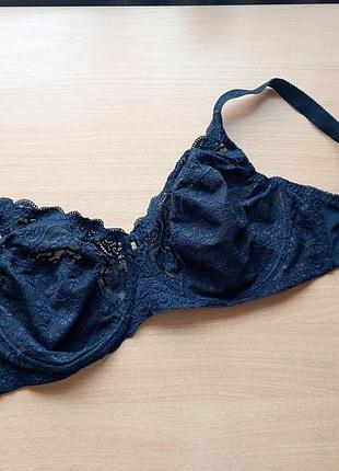 Шикарний мереживний бюстгальтер на кісточках triumph 80h