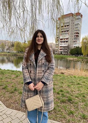 Пальто жіноче, тепле, підходить на холодну осінь