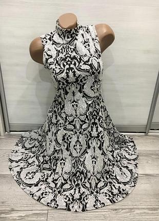 Гарна натуральна сукня