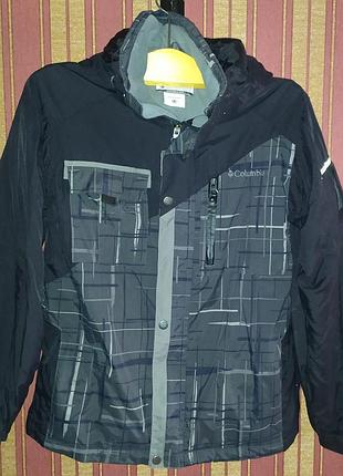 Куртка підліткова, зимова з капюшоном.