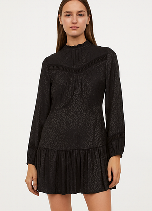 Платье с оборками