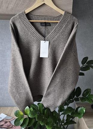 Жіноча, тепла кофта фірми zara.