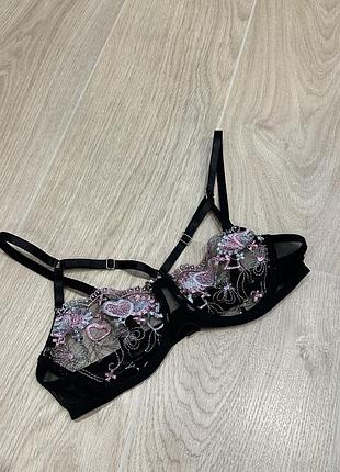Ліф бюстгалтер діночий чорний з вишивкою в сіточку гіпюровий