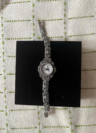 Срібний годинник