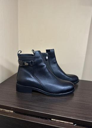 Жіночі черевики