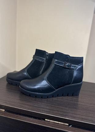 Жіночі черевики