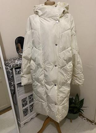 Довга зимова куртка bershka