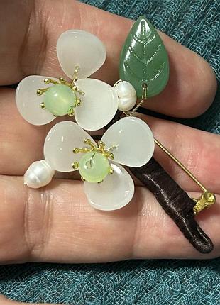 Брошь яблоневый цвет