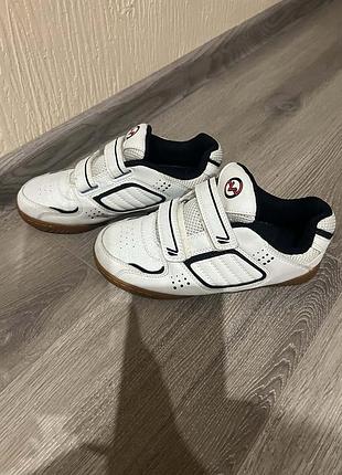 Кросівки viktory 36р.