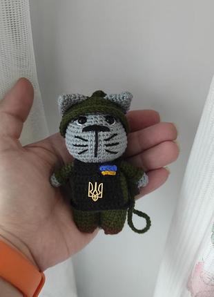 Котик- защитник зуда