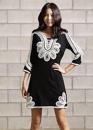 Chloe стильна сукня з вишивкою