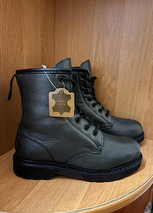 Чоботи жіночі шкіряні