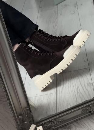 Замшеві чоботи коричнево бежеві