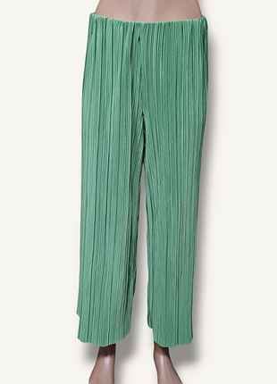 Женские зеленые плиссированные брюки на резинке