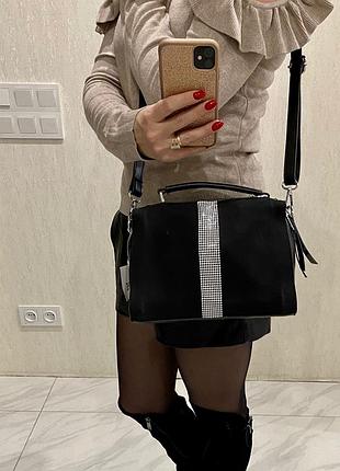 Красивая чёрная кожаная замшевая сумка crossbody