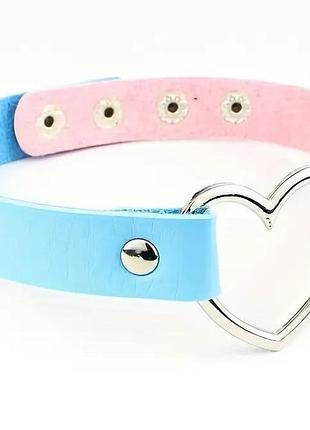 Розово-голубой кожаный ободок-подвеска с сердцем на шею
